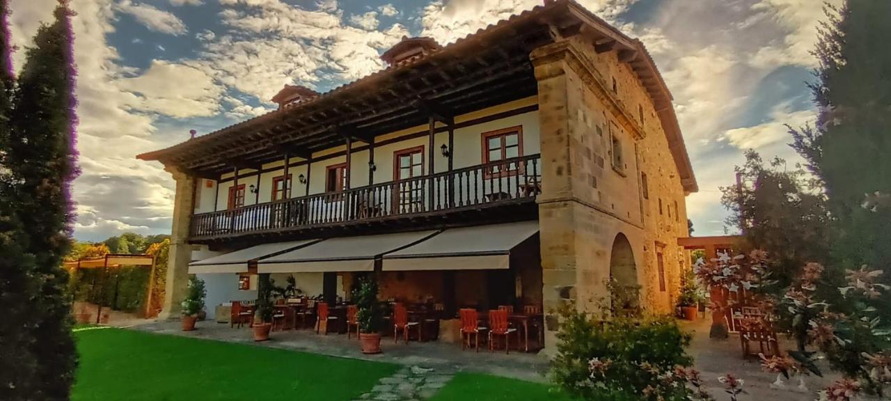 Palacion De Tonanes Exterior photo